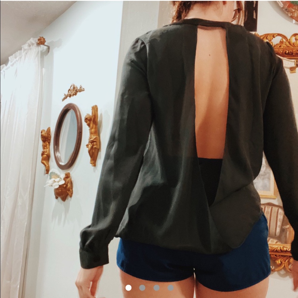 🐐pleather lined cutout blouse⭐️